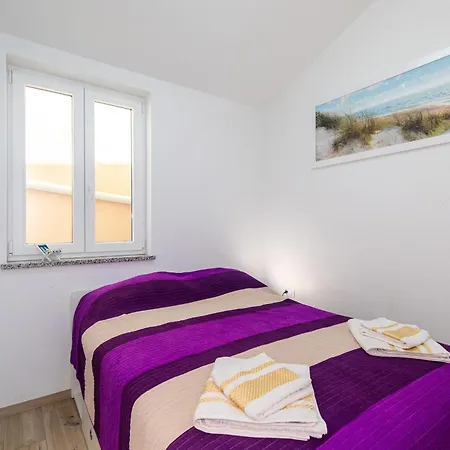 Apartment By The Sea Baska, Krk - 21486 Baska (Krk)